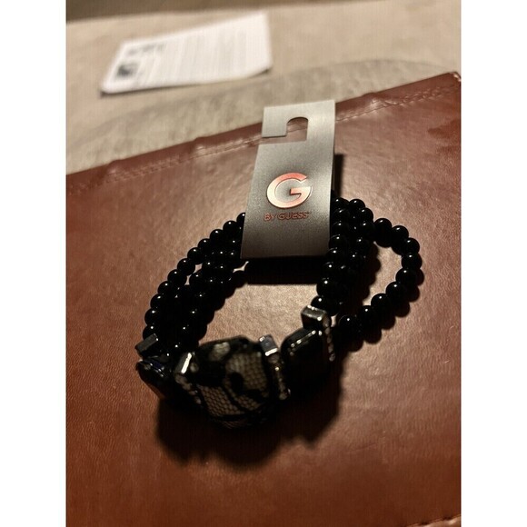 NWT! Beautiful G by Guess White Rhinestone Black Beaded Stretch Bracelet - Picture 3 of 4